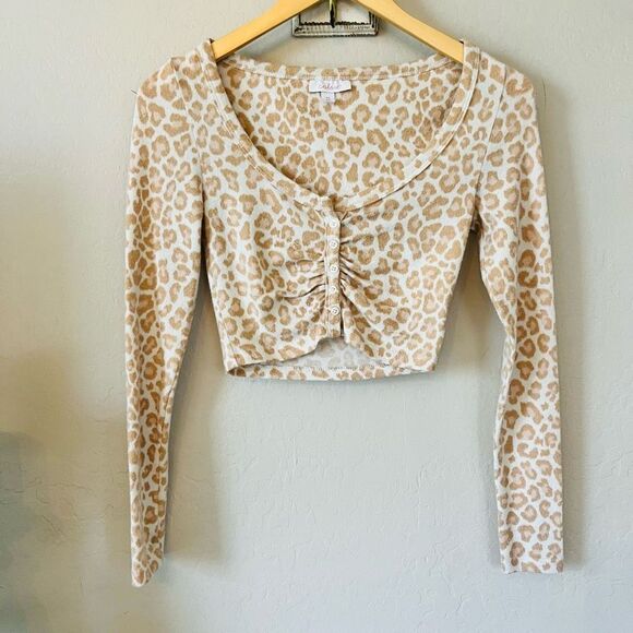 Colsie XS soft long sleeve leopard crop‎ Henley soft - Picture 8 of 8